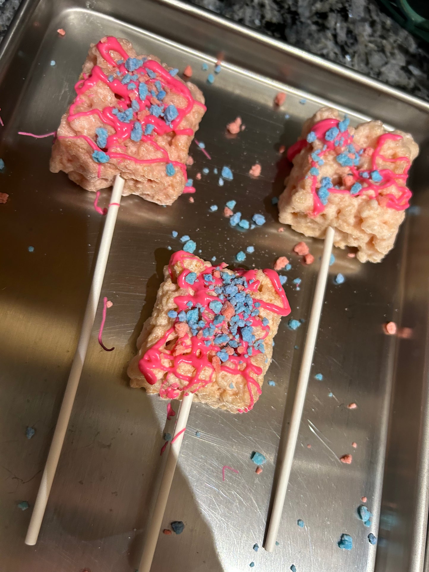 Krispies Snaps Suckers
